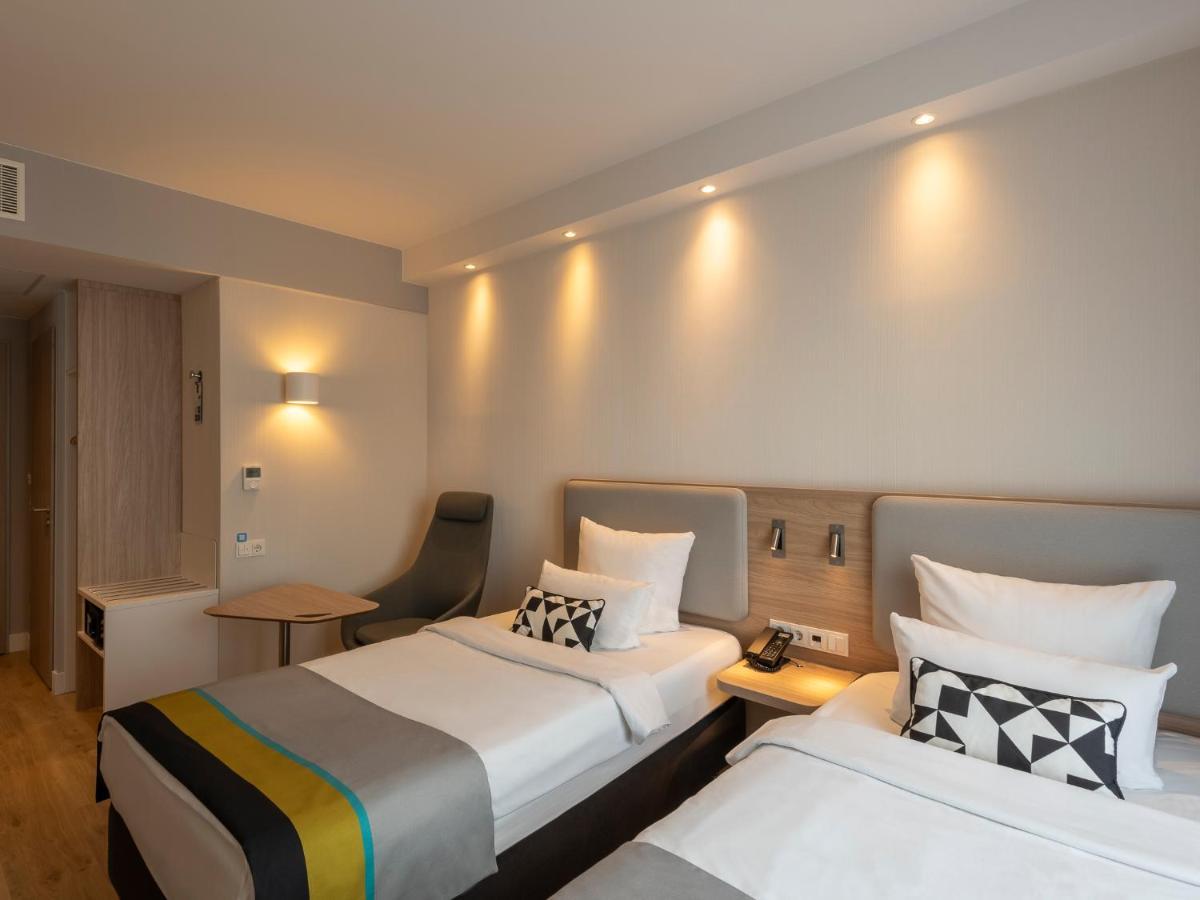 Holiday Inn Express Munich - City East By Ihg Exterior photo