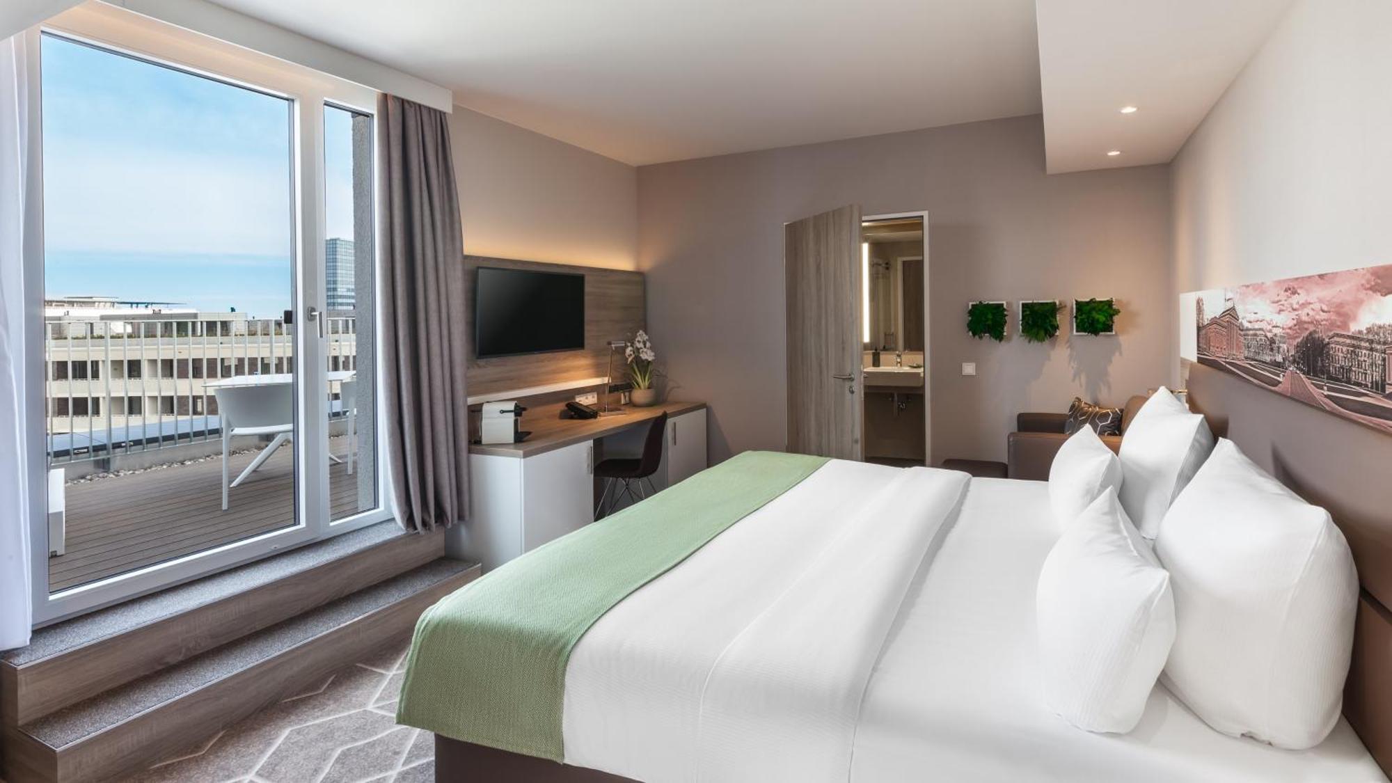 Holiday Inn Express Munich - City East By Ihg Exterior photo