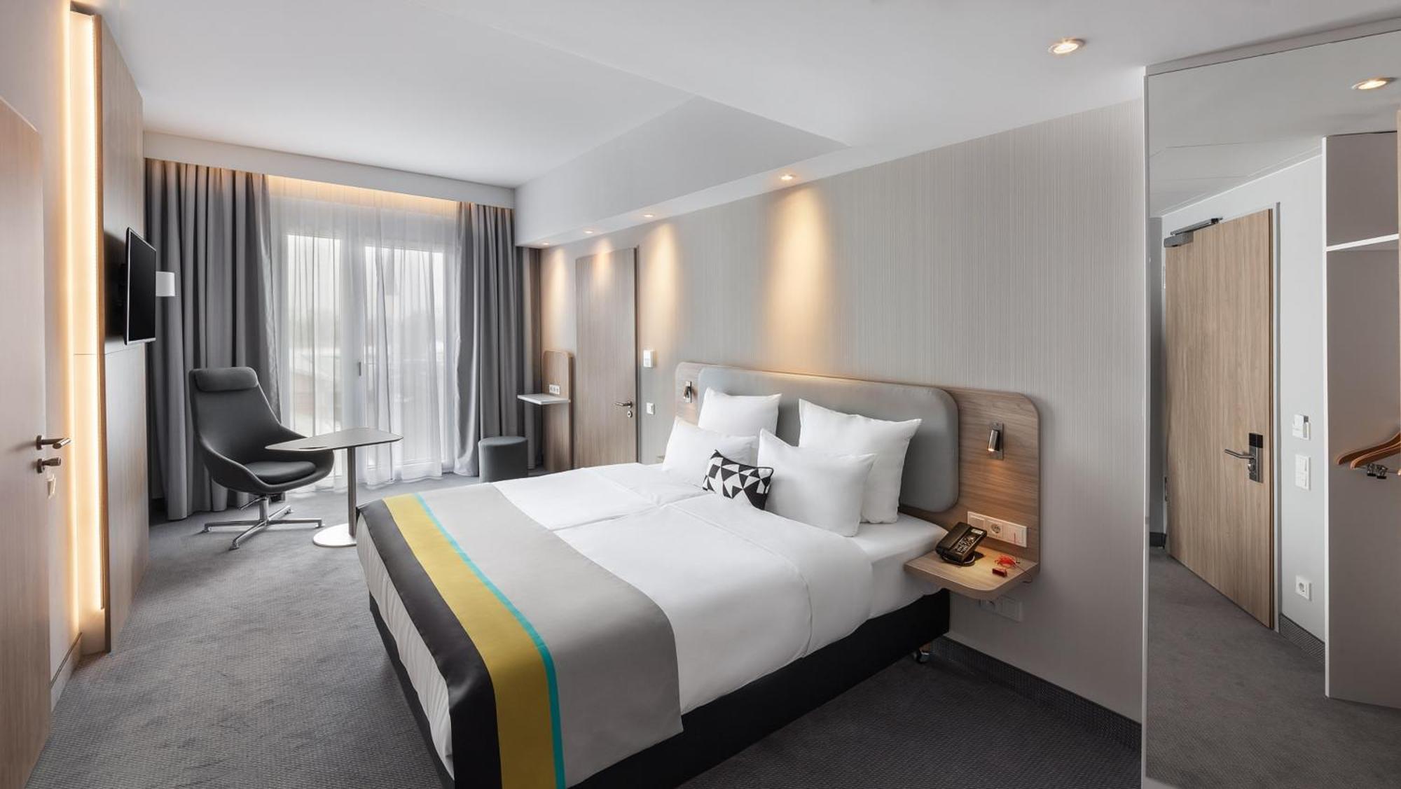 Holiday Inn Express Munich - City East By Ihg Exterior photo