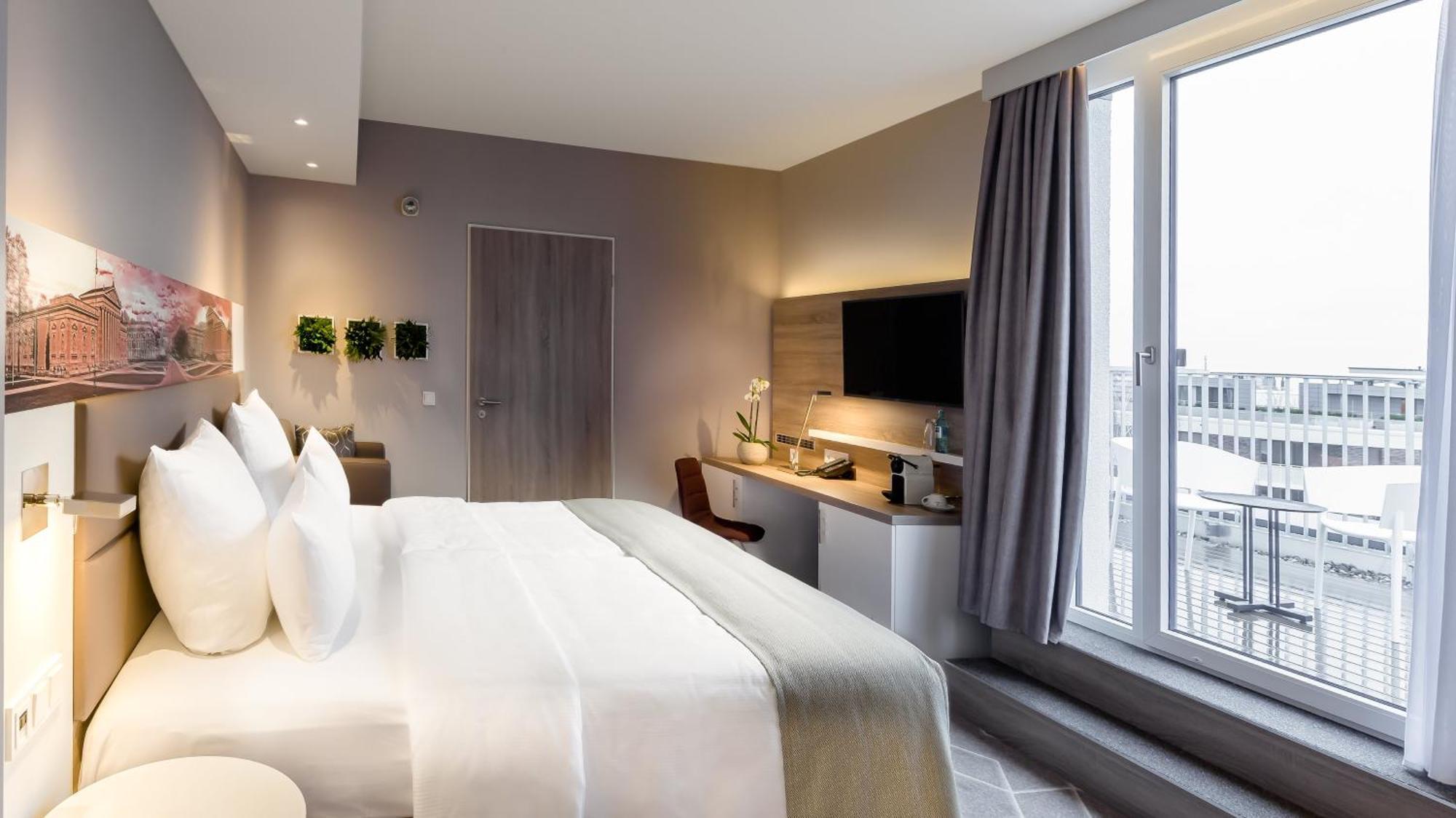 Holiday Inn Express Munich - City East By Ihg Exterior photo