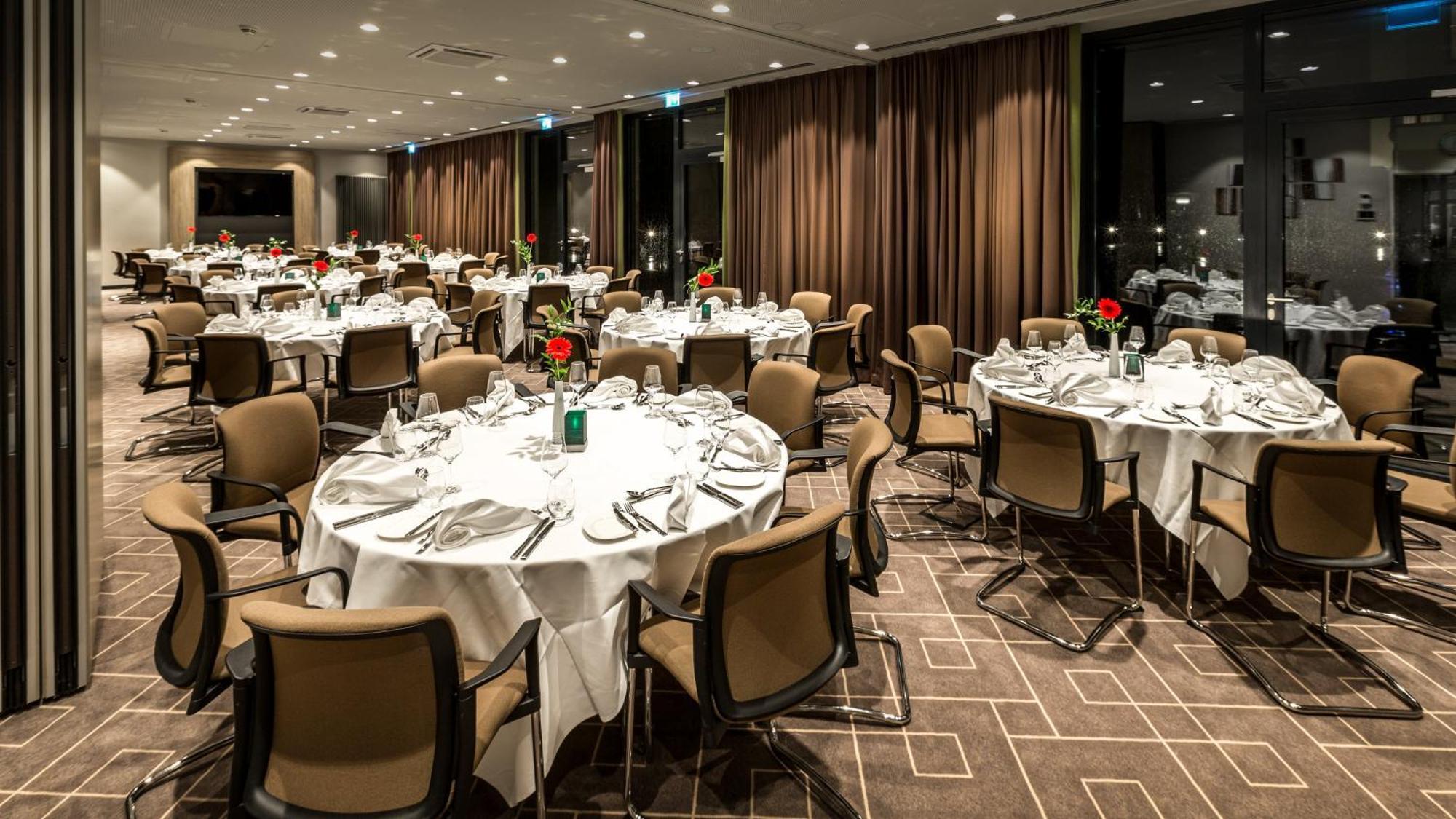Holiday Inn Express Munich - City East By Ihg Exterior photo